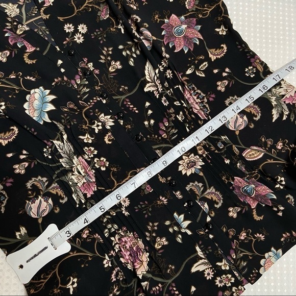 𝅺VIOLET & Claire New York Floral Print Top - Picture 5 of 10